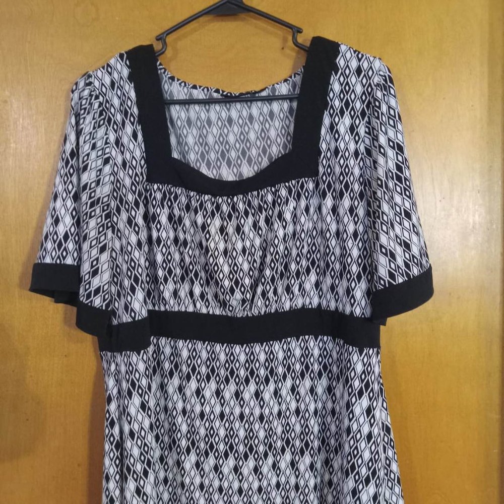 East 5th XL diamond pattern blouse